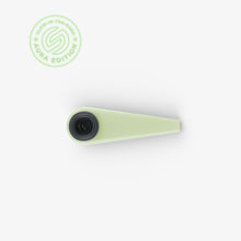 SOFTGLASS AURA TOKEN HAND PIPE